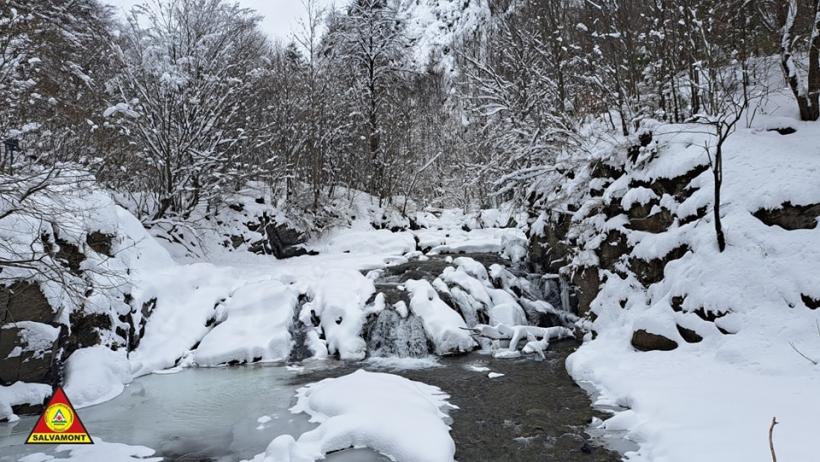 Traseul Lepșa-Rezervația Cheile Tișiței a fost închis din cauza zăpezii 18823042