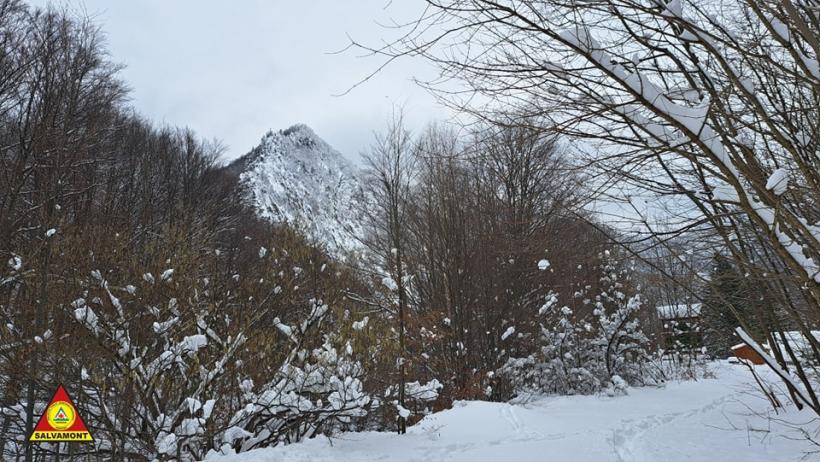 Traseul Lepșa-Rezervația Cheile Tișiței a fost închis din cauza zăpezii 18823044