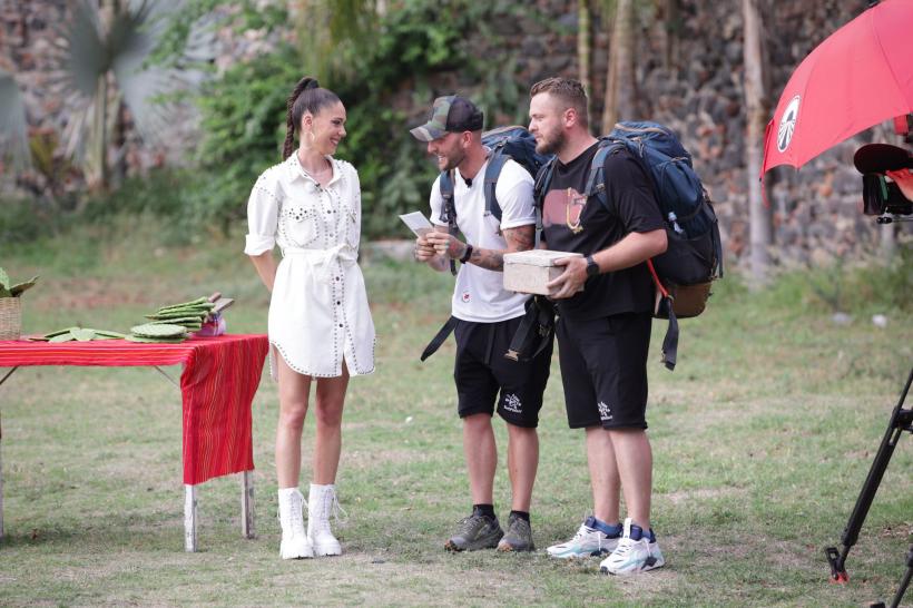 După cursa din ediția de ieri America Express, care a fost lider de audiență,  echipele se transformă în revoluționari și luptă pentru amuletă  pe o plantație de cactuși 18823225