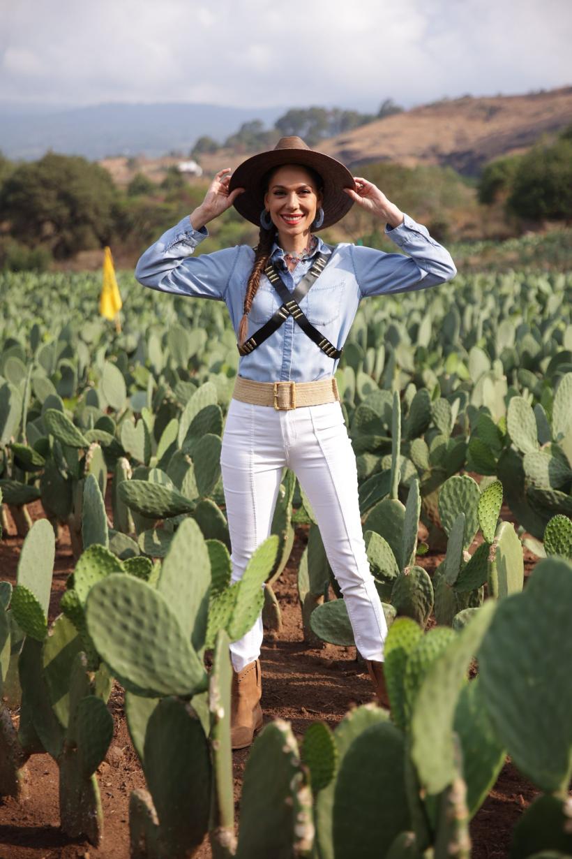 După cursa din ediția de ieri America Express, care a fost lider de audiență,  echipele se transformă în revoluționari și luptă pentru amuletă  pe o plantație de cactuși 18823229