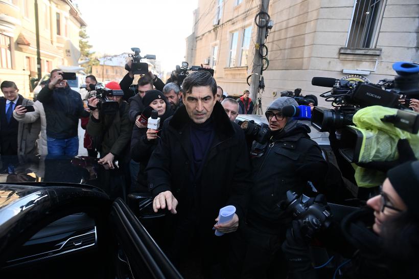 Dosarul "Măști pentru MApN". DNA propune arestarea preventivă a lui Victor și Alexandru Pițurcă, precum și a șefului  Romarm 18823308