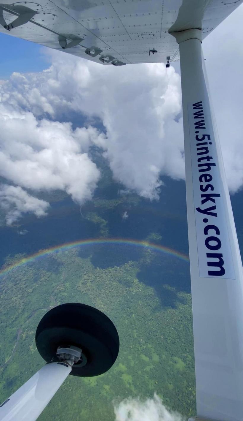 Călătorie în jurul lumii: o familie zboară 14 luni într-un avion micuț 18823189