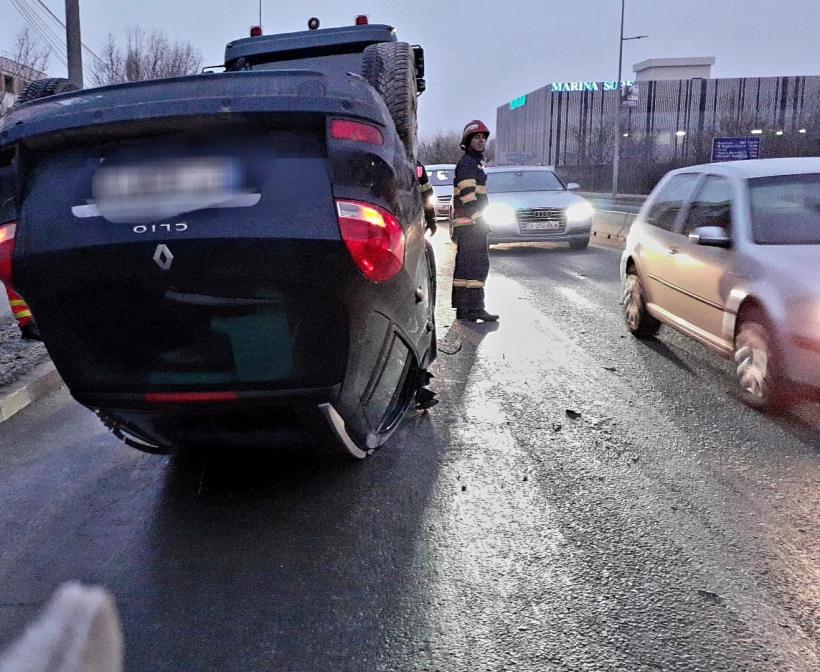 S-a dat peste cap cu mașina în Mamaia Nord 18823134