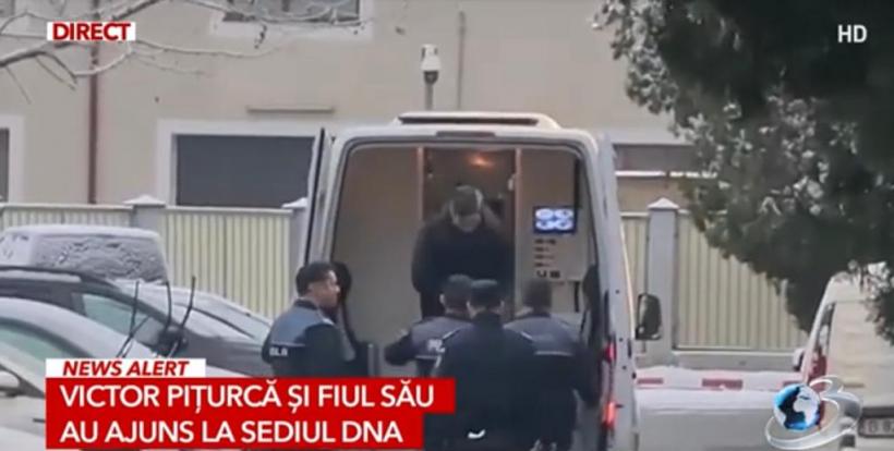 Victor Pițurcă, adus în cătușe la DNA. Fostul selecționer al României află dacă rămâne în arest preventiv