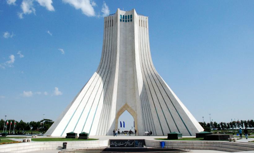 Dansul în fața unui obiectiv turistic din Teheran le-a adus 10 ani de închisoare 18823371