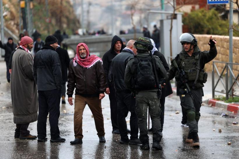 Armata israeliană a bombardat poziţii islamiste din Fâşia Gaza, ca ripostă la un atac cu rachetă 18823563