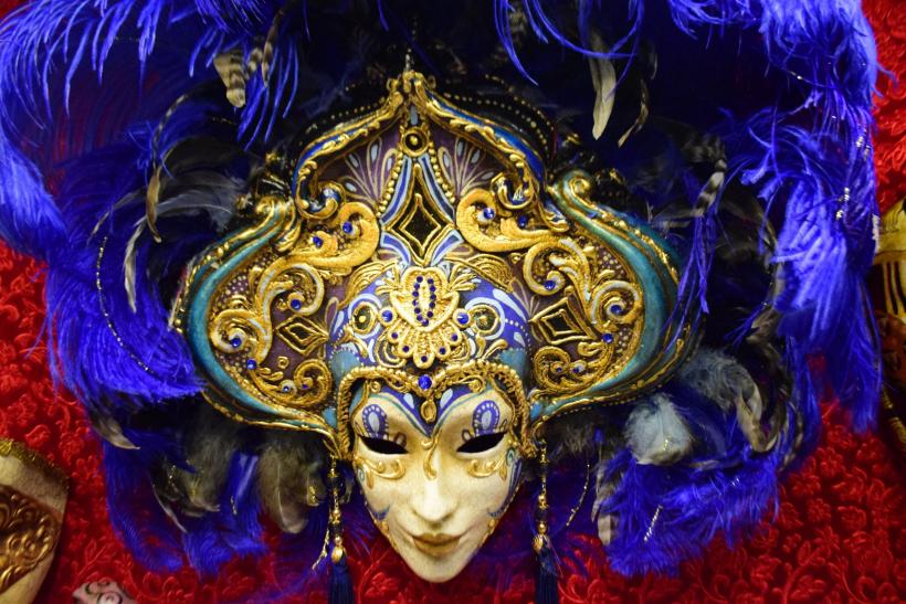 Carnavalul de la Veneția și-a deschis porțile. Paradă de gondole, măști și costume de epocă 18824065