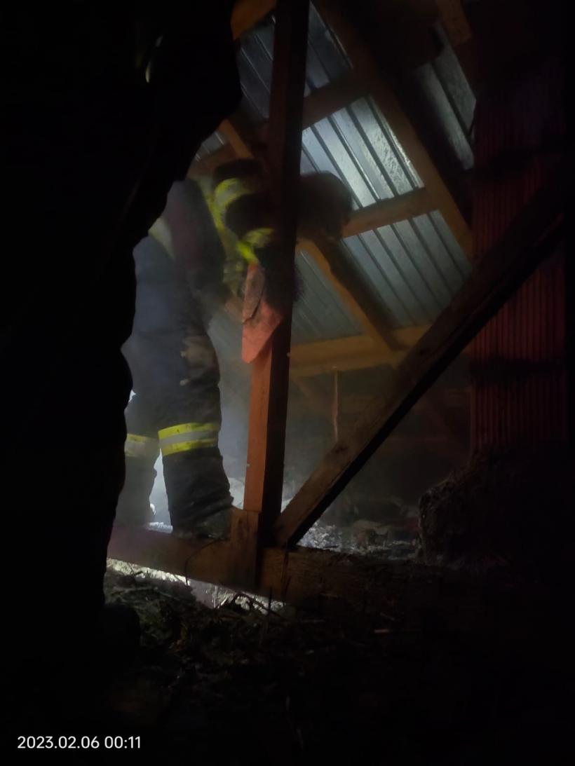 Casă în flăcări din cauza coșului de fum 18824111