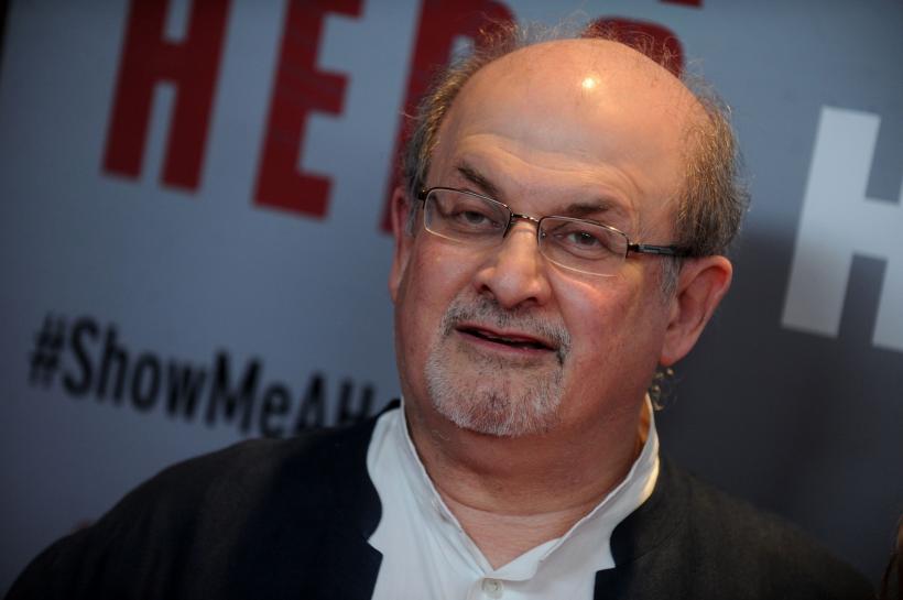 Salman Rushdie povestește pentru prima oară despre atacul din 2022: &quot;Mereu am încercat să nu adopt rolul unei victime&quot;
