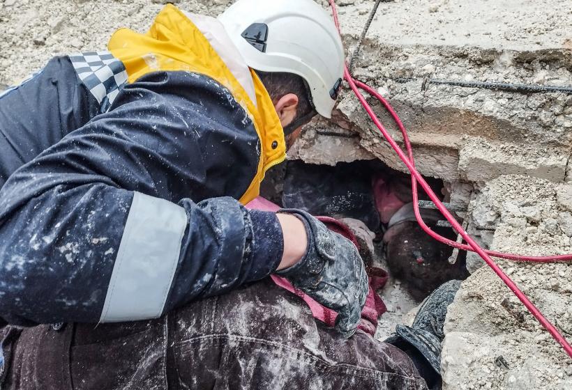 O săptămână de doliu național în Turcia pentru cei 2.700 de morţi și 13.500 de răniți 18824287