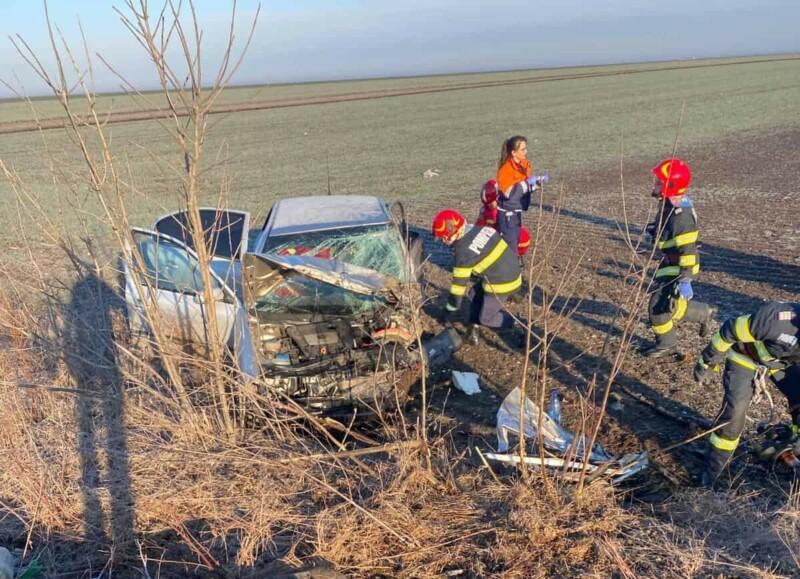 Accident grav pe E 70, în Teleorman. Un TIR s-a ciocnit de un autoturism. O persoană a rămas încarcerată 18824359