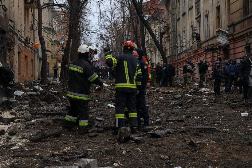 Război în Ucraina, ziua 349. Forțele ruse se regrupează pe frontul din Ucraina 18824361