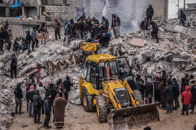 Bilanţul victimelor cutremurelor care au lovit Turcia şi Siria a depășit 11.200 de morţi