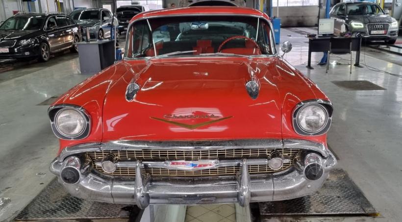 O legendă pe patru roți a făcut senzație la RAR Bacău: Chevrolet Bel Air din 1957 18824700