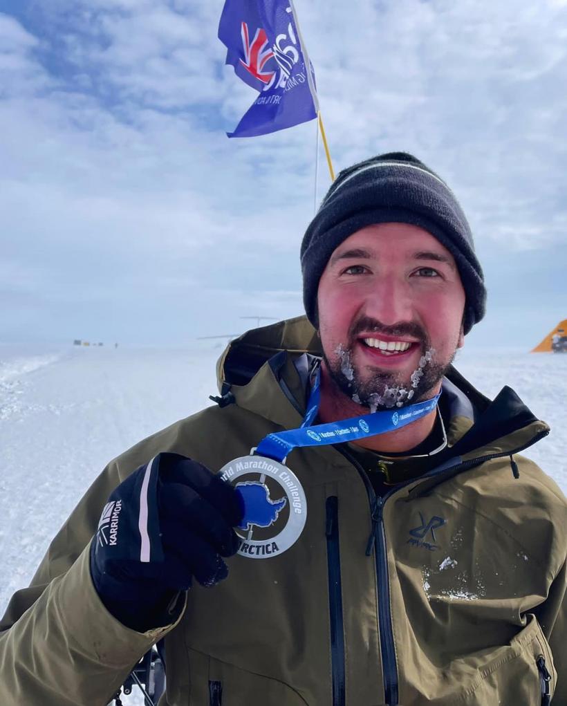 Performanță incredibilă: Un bărbat în scaun cu rotile a participat la șapte maratoane, pe șapte continente, în șapte zile 18824489