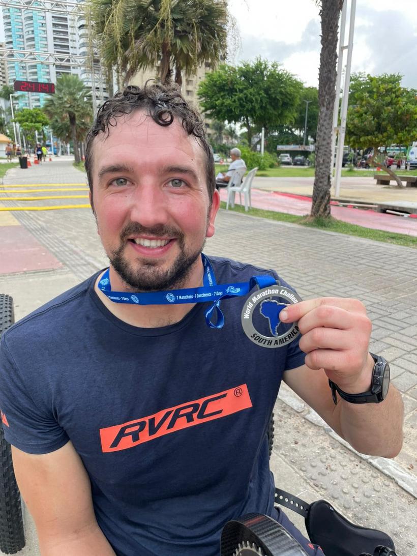 Performanță incredibilă: Un bărbat în scaun cu rotile a participat la șapte maratoane, pe șapte continente, în șapte zile 18824491