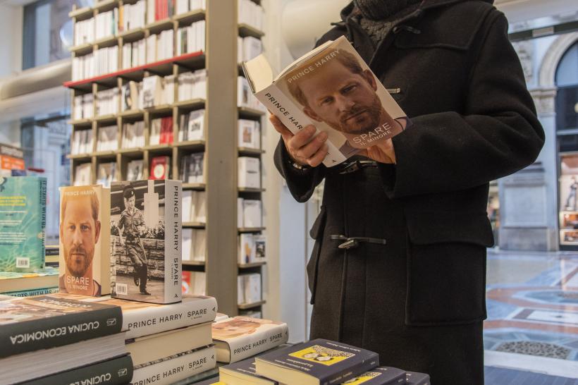 Prințul Harry, în centrul glumelor la decernarea premiilor Grammy. Gazda evenimentului a ironizat o expresie din volumul autobiografic al acestuia 18824539