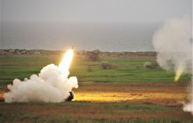 Cumpărături vitale în estul  Europei: Arme americane 18824587