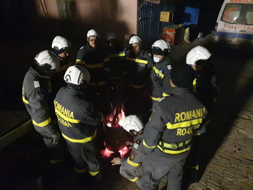 Miracol: Salvatorii români au scos de sub dărâmături un copil de 16 ani în Turcia 18824730