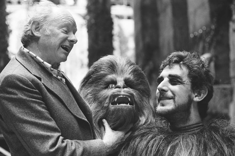 Vânzarea unor suveniruri din "Star Wars", deținute de actorul Peter Mayhew, suspendată 18825072