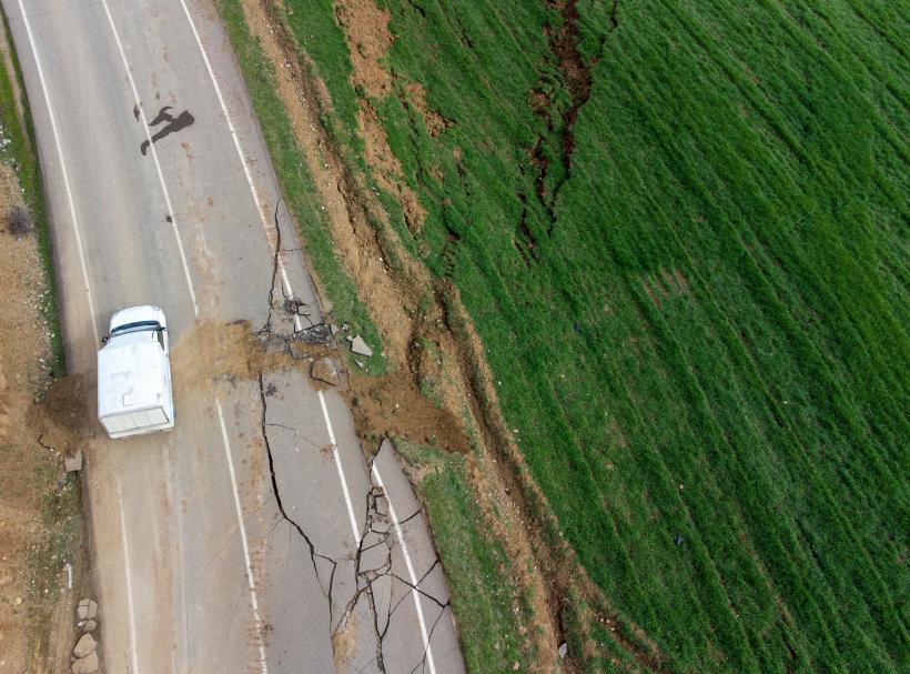 Cum arată falia lăsată în urmă de cutremurul din Turcia 18825086