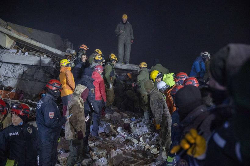 Explozii în teritoriile palestiniene! Israelul a lovit rachetele Hamas 18825326