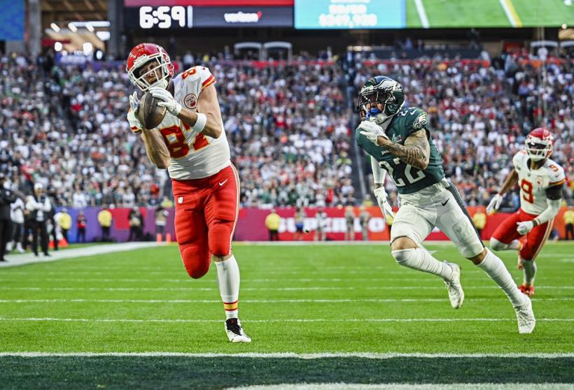 Cea mai mediatizată rivalitate. Frații Kelce, starurile finalei NFL Super Bowl 57! 18825344