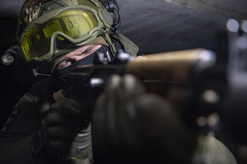 Război în Ucraina, ziua 355. Forțele ruse își consolidează pozițiile. Număr mare de nave în Marea Neagră  18825392