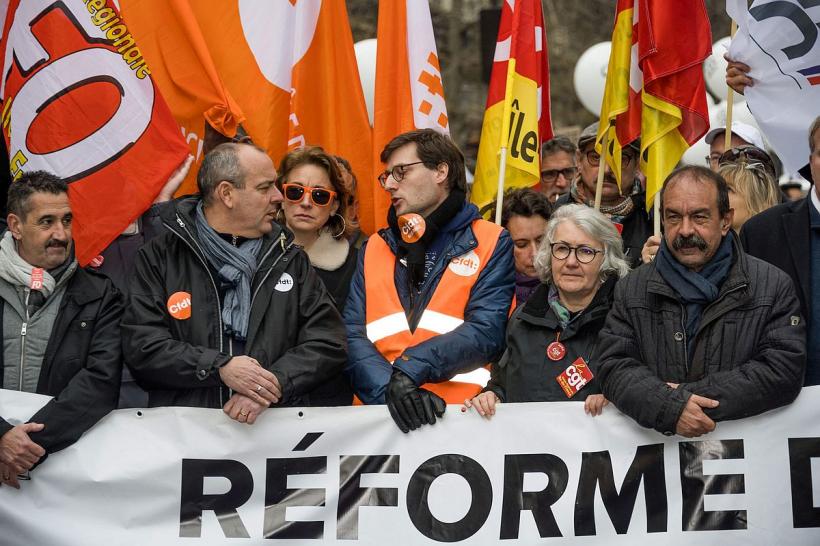 Războiul pensiilor rupe Franța în două 18825807