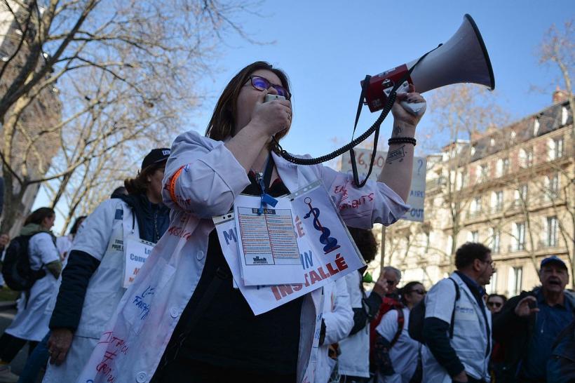 Războiul pensiilor rupe Franța în două 18825808