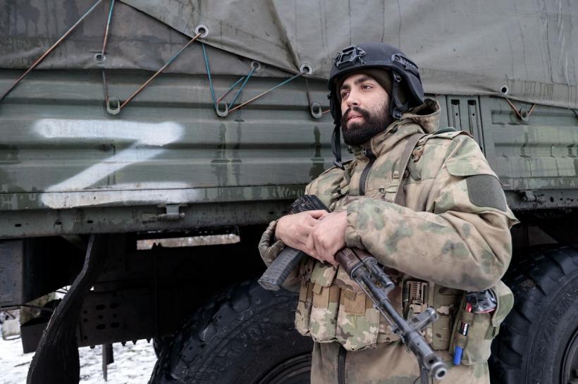 Rușii atacă în valuri, în Ucraina 18825877