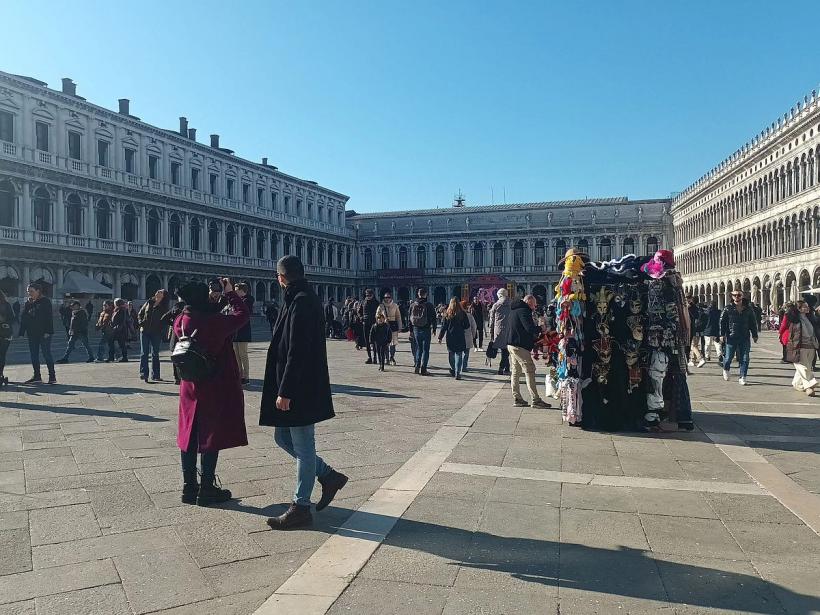 Cât te costă Veneția, în timpul carnavalului 18825953