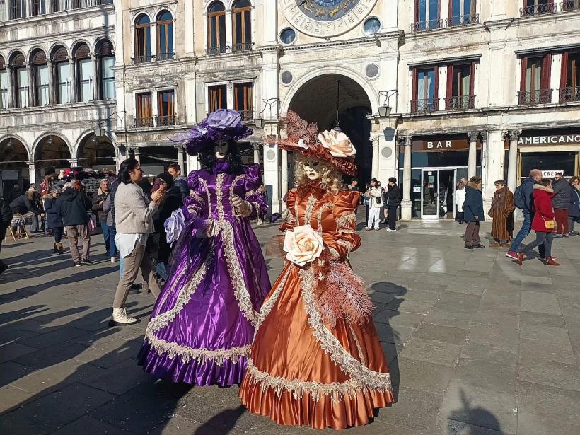 Cât te costă Veneția, în timpul carnavalului 18825957