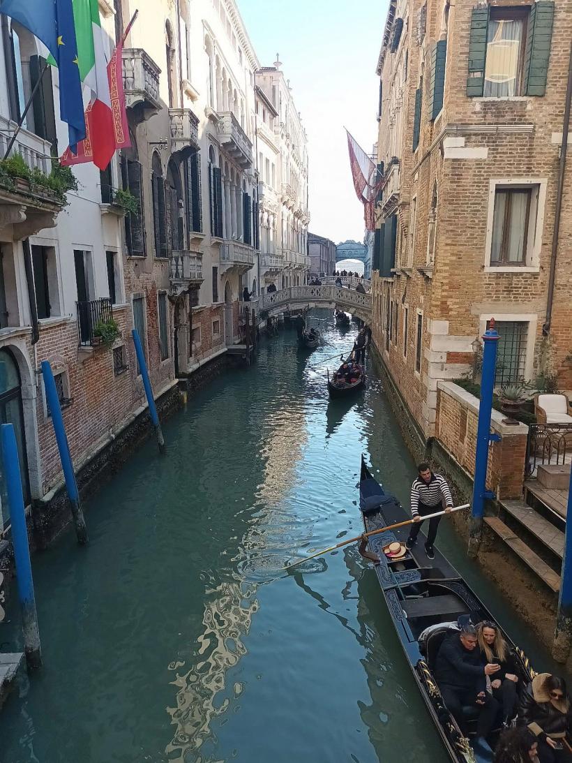 Cât te costă Veneția, în timpul carnavalului 18825959