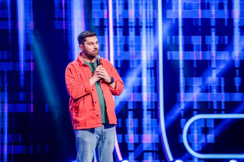 Invitat special la iUmor, Raul Gheba l-a luat la roast pe Cheloo. Rapperul: „E cel mai frumos număr de stand-up pe care l-am auzit în acest sezon!“ 18826233