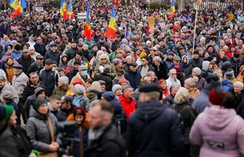 Protest la Chișinău. Oamenii cer demisia Guvernului