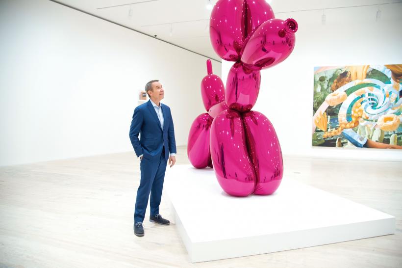 Accident de 42.000 de dolari: Un colecționar a făcut praf sculptura iconică Balloon Dog a lui Jeff Koons