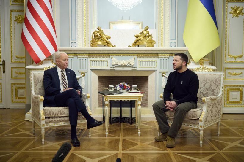 VIDEO Război în Ucraina, ziua 362. Joe Biden, în vizită surpriză la Kiev. Mesajul șefului diplomației ucrainene pentru Rusia: "Nimănui nu îi este frică de tine" 18826483