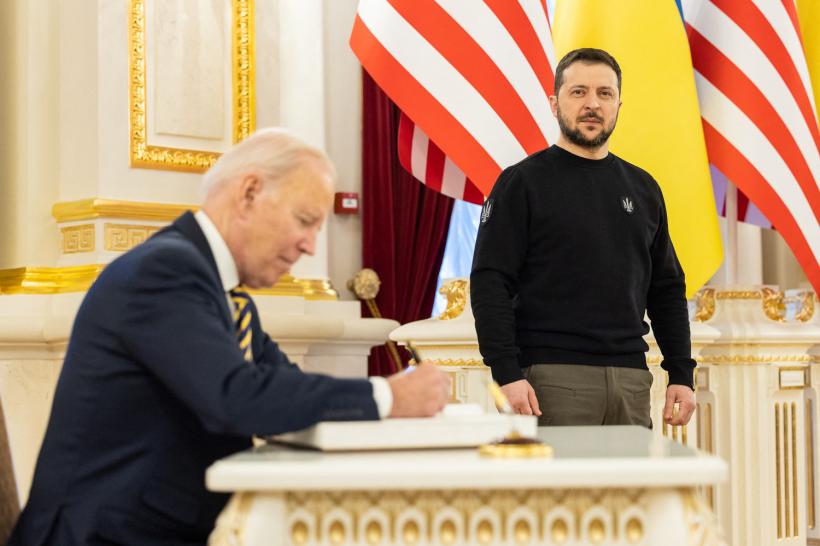 VIDEO Război în Ucraina, ziua 362. Joe Biden, în vizită surpriză la Kiev. Mesajul șefului diplomației ucrainene pentru Rusia: "Nimănui nu îi este frică de tine" 18826484