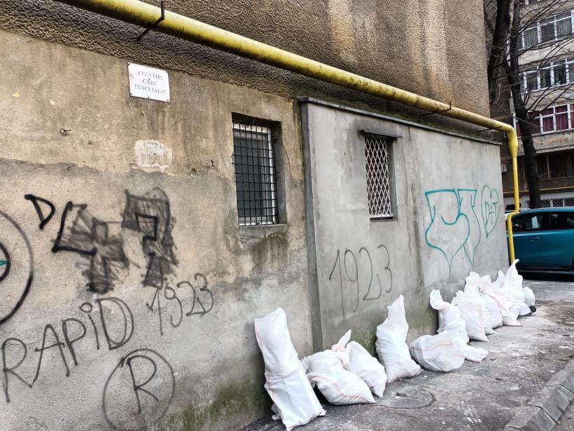 Blocul din București care se năruie în fiecare zi. Clădire pericol public, cu 500 de apartamente și 900 de locatari 18826377