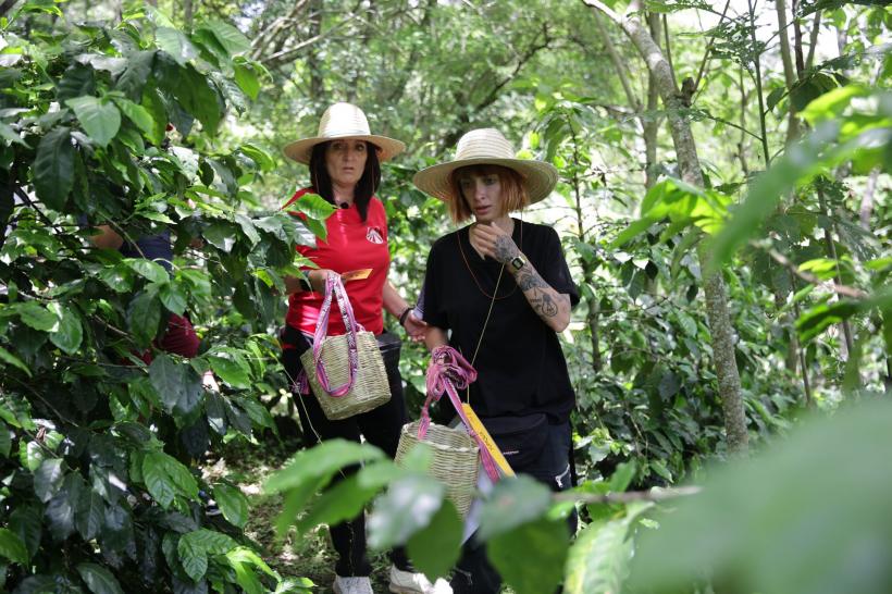 America Express, din nou lider de piață: Diseară, lupta pentru amuletă se dă pe cel mai adânc lac din America Centrală. Nelu Cortea: ”Știu să înot, dar dacă apa e adâncă, mă panichez” 18826613