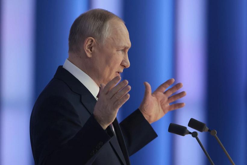 Putin anunță un război îndelungat. Moscova pozează în victimă