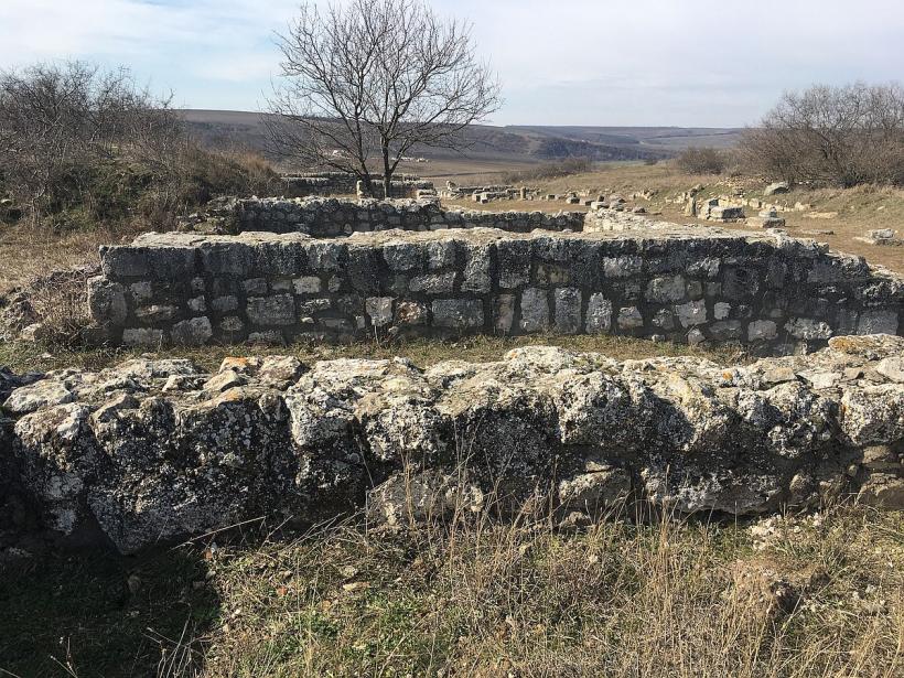 Adam Kilisse, satul nășit de turci în care s-au măcelărit Decebal și Traian 18826795