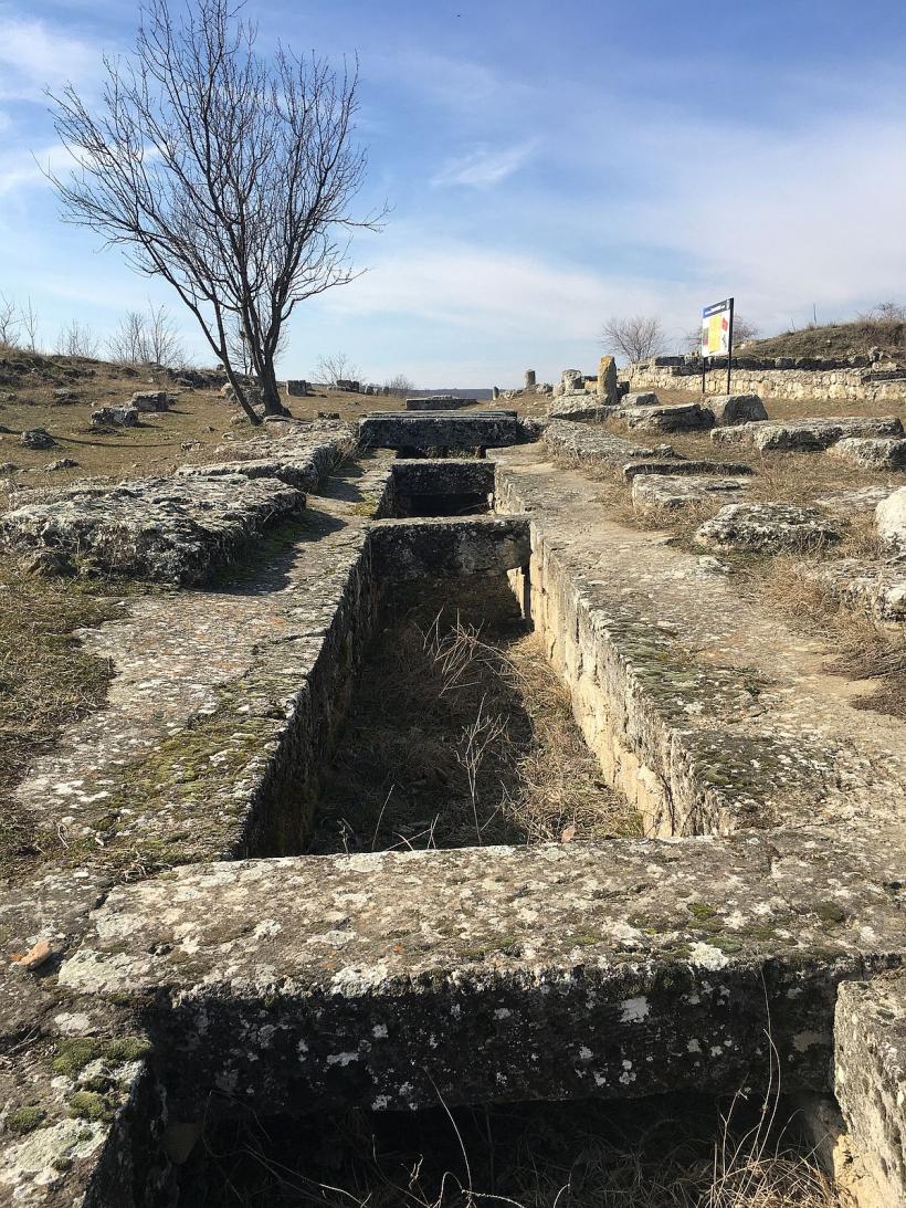 Adam Kilisse, satul nășit de turci în care s-au măcelărit Decebal și Traian 18826797