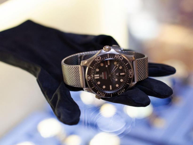 Ceasuri care reunesc nume celebre: James Bond, Ferrari, Traian Băsescu 18826988