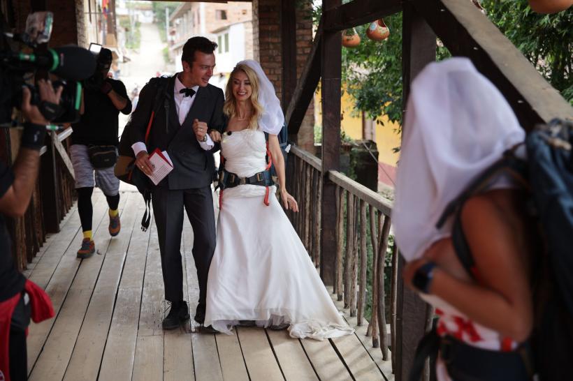 America Express, lider de piață cu ediția nunților de o zi din Columbia. Drumul aurului continuă printre lacrimi, spre a doua imunitate: urmează cursa suspinelor 18827704