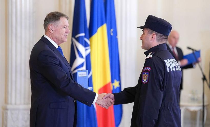 Salvatorii români care au fost în Turcia, decorați la Palatul Cotroceni 18827759