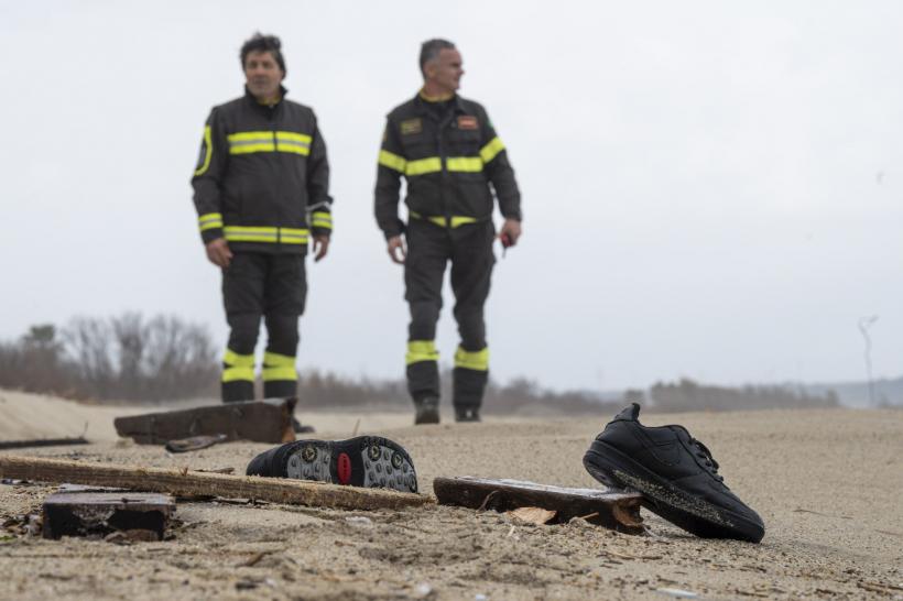 Peste 100 de morți în naufragiul din sudul Italiei 18827590