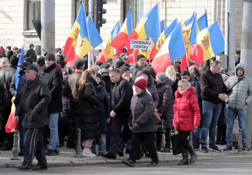 Protest de amploare la Chișinău. Manifestanții cer demisia guvernului și a Maiei Sandu. Centrul orașului blocat de poliție