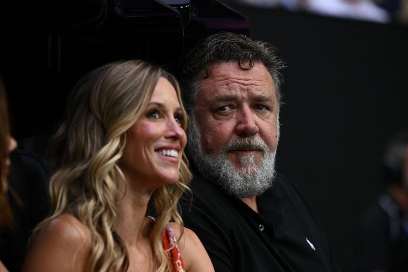 Incident hilar în Melbourne. Actorului Russell Crowe și iubitei sale li s-a interzis intrarea într-un restaurant